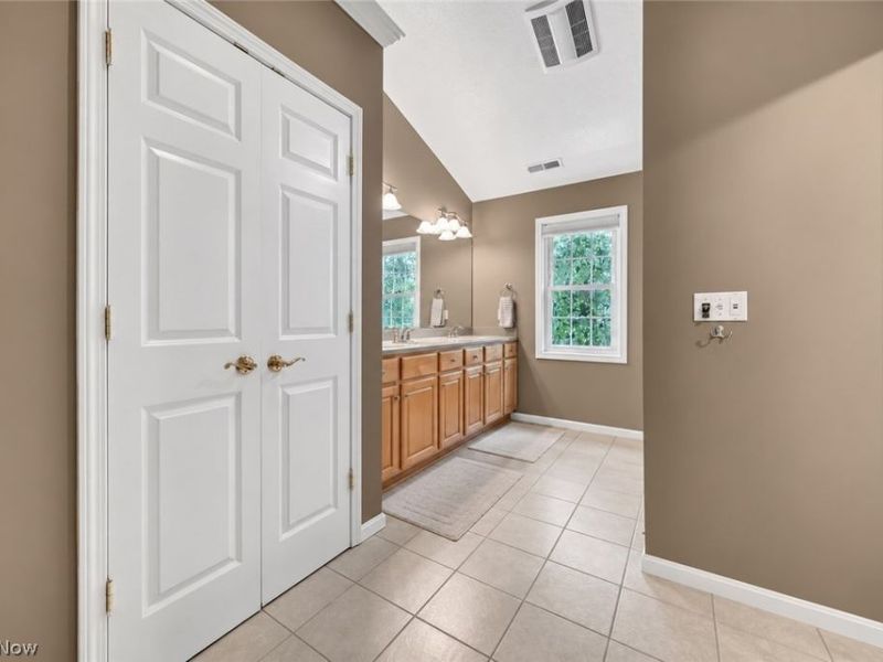 31723 Leeward Court, Avon Lake, OH 44012 Photo 10