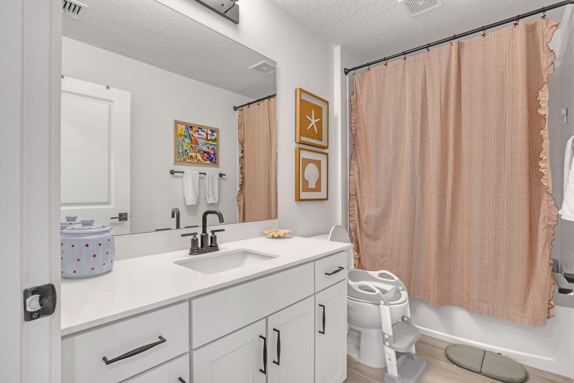 137 SE Birch Terrace, Stuart, FL 34997 Photo