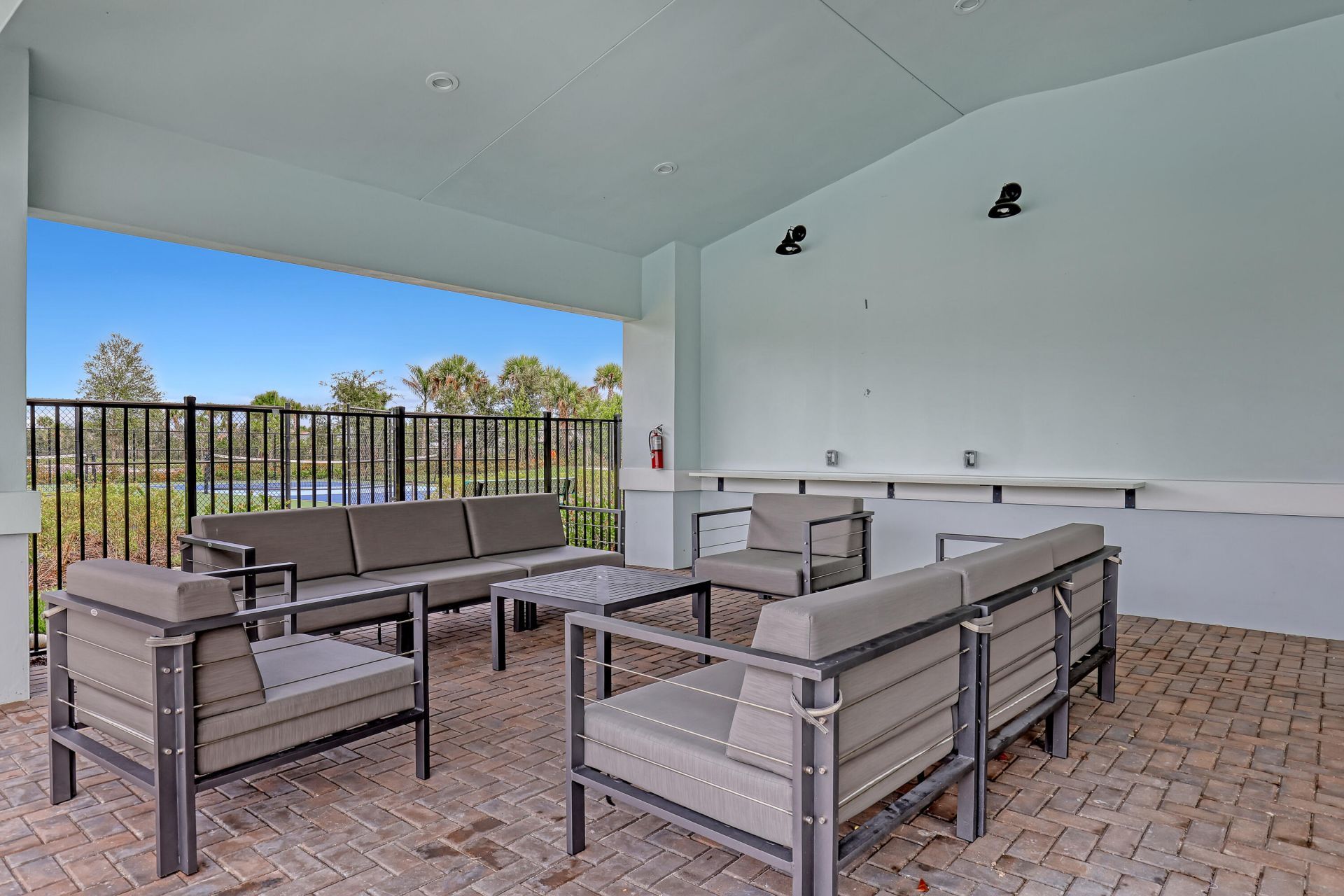 137 SE Birch Terrace, Stuart, FL 34997 Photo