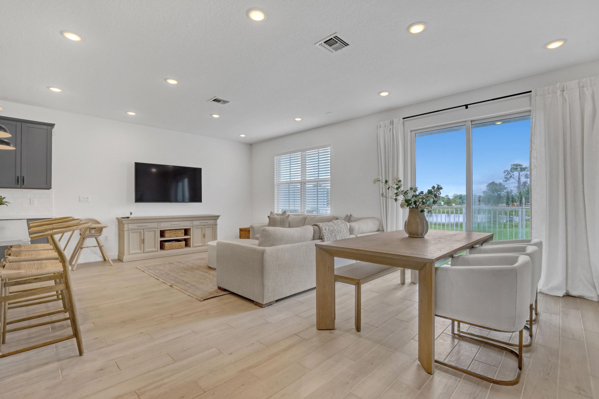 137 SE Birch Terrace, Stuart, FL 34997 Photo