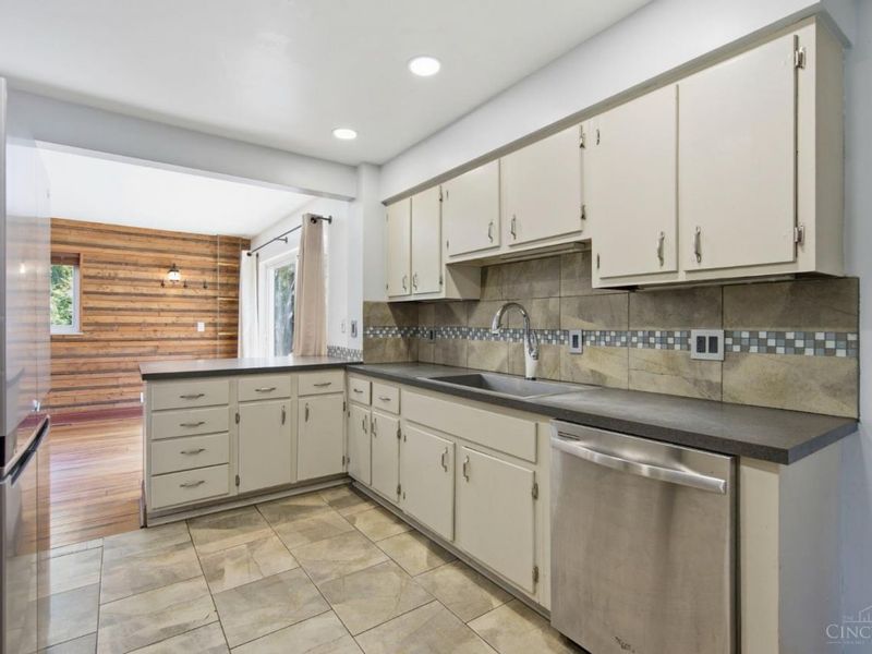 6556 Montevista Drive, Cincinnati, OH 45224 Photo 13