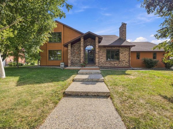 2802 28th Avenue S, Fargo, ND 58103