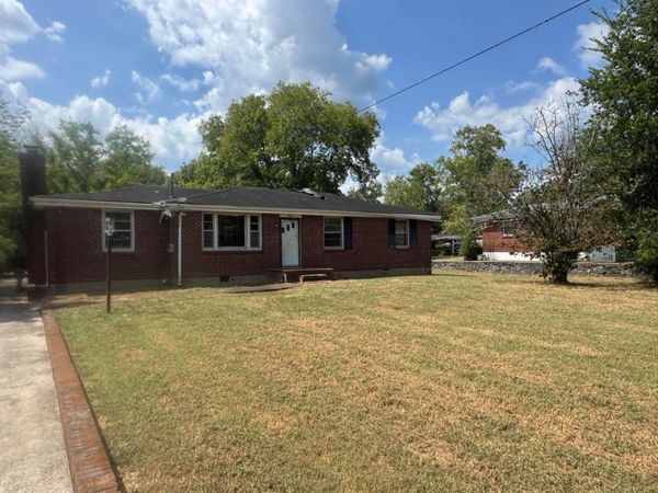 3923 Pheasant Dr , Nashville, TN 37218