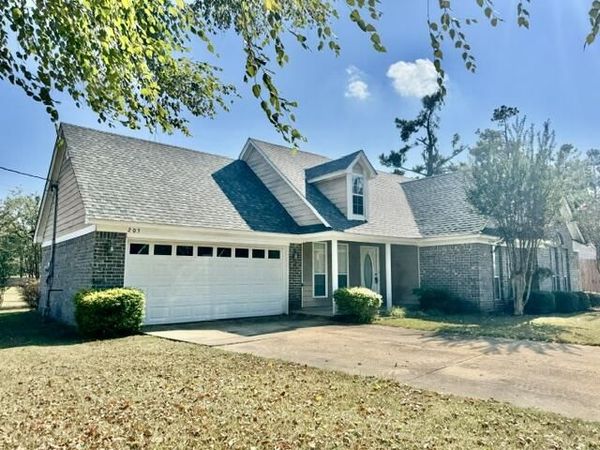 205 Westover Heights, Booneville, MS 38829