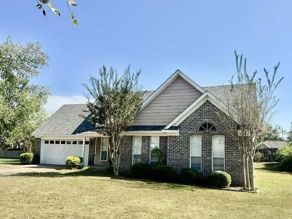 205 Westover Heights, Booneville, MS 38829
