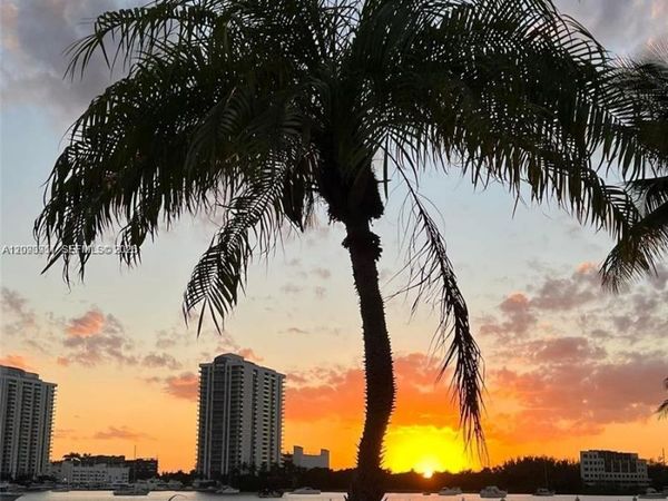 3010 Marcos Dr, Unit R205, Aventura, FL 33160