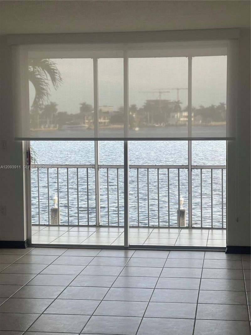 3010 Marcos Dr, Unit R205, Aventura, FL 33160 Photo