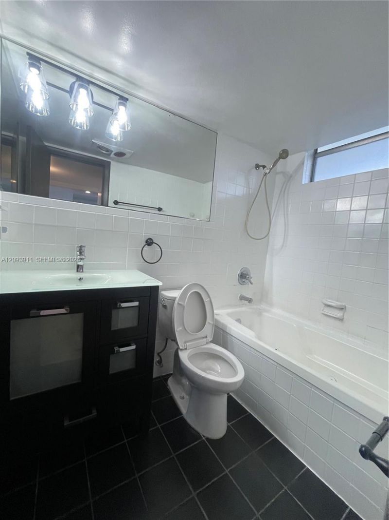 3010 Marcos Dr, Unit R205, Aventura, FL 33160 Photo