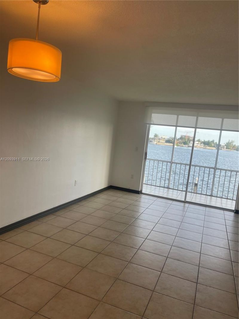 3010 Marcos Dr, Unit R205, Aventura, FL 33160 Photo