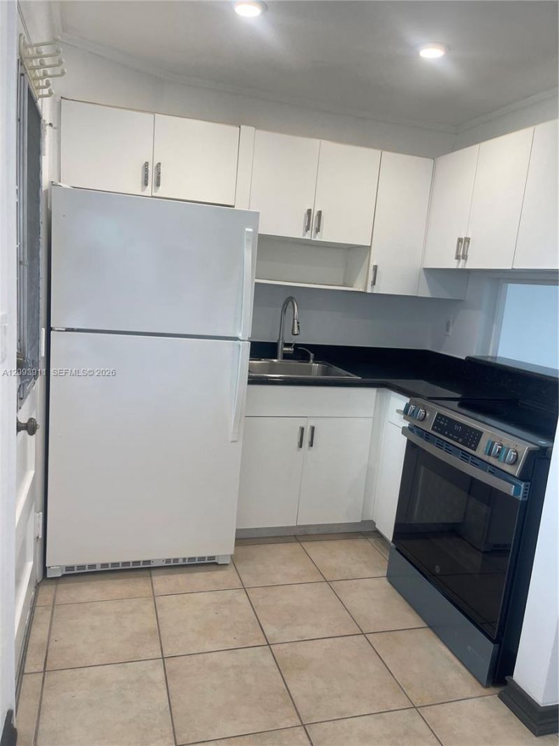 3010 Marcos Dr, Unit R205, Aventura, FL 33160 Photo