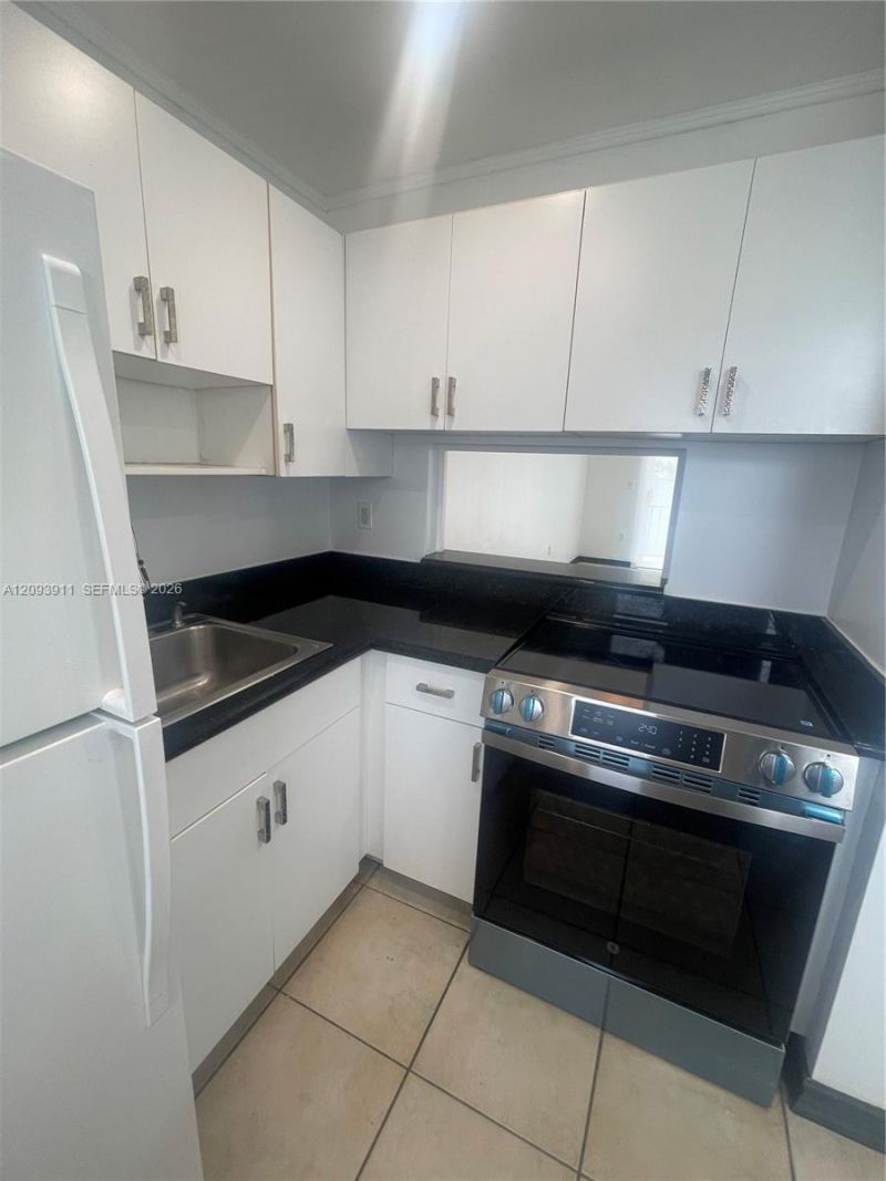 3010 Marcos Dr, Unit R205, Aventura, FL 33160 Photo