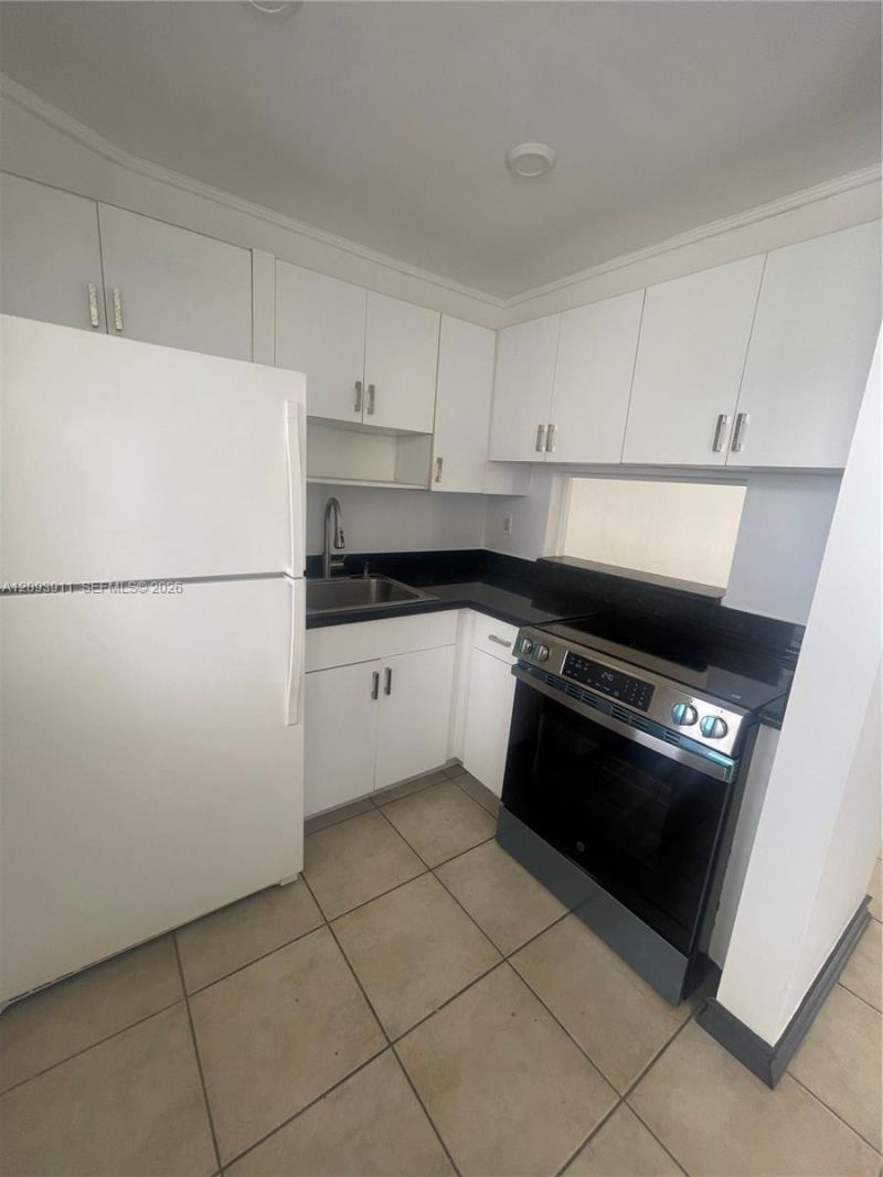3010 Marcos Dr, Unit R205, Aventura, FL 33160 Photo