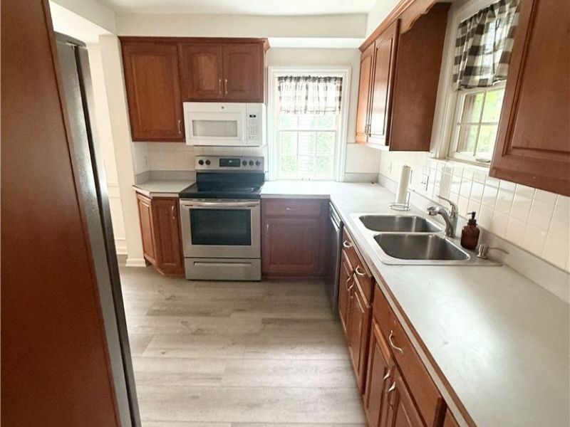 2339 Lalemant Road, University Heights, OH 44118 Photo 2