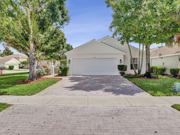 106 HAMILTON Terrace, Royal Palm Beach, FL 33414