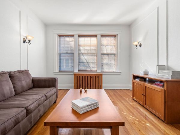 461 Washington St, Unit 1, Brookline, MA 02446