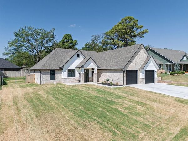 1804 Larkin Lane, Shawnee, OK 74804