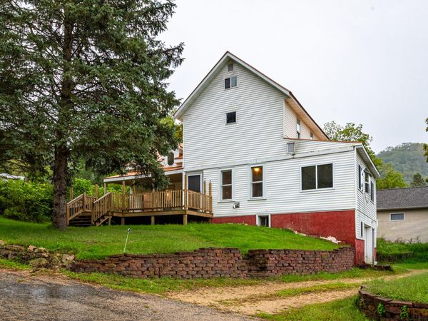 137 Ridge St, De Soto, WI 54624