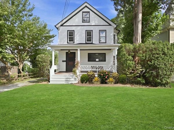 42 Chestnut Street , Glen Cove, NY 11542