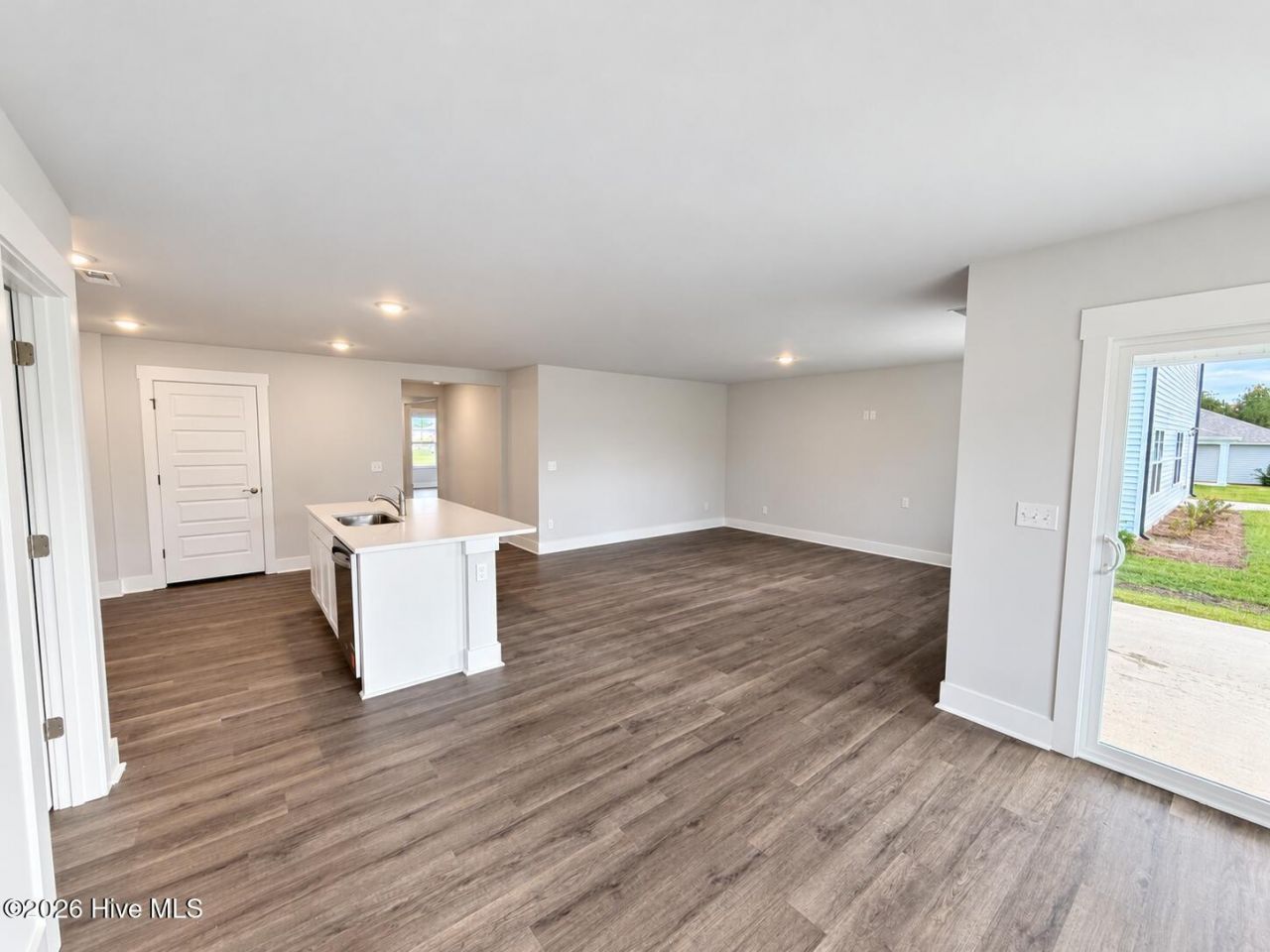 1201 Sandy Heights Loop Photo 5