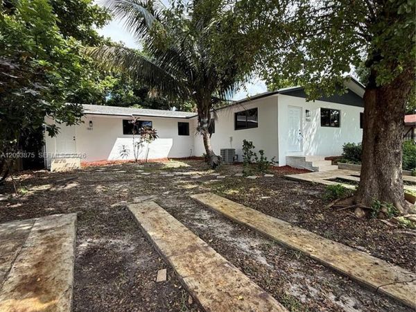 1551 NE 117th St, Miami, FL 33161