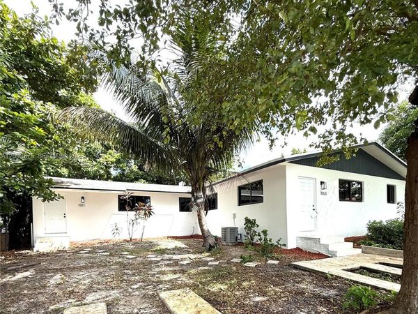 1551 NE 117th St, Miami, FL 33161