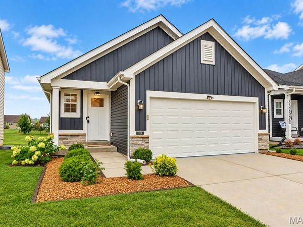 284 Crestfield Court, St Charles, MO 63301