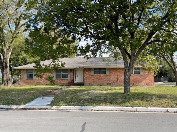 700 N Marable Street, West, TX 76691