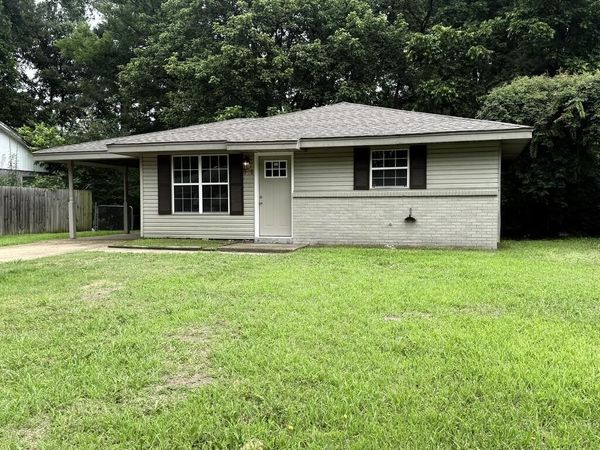 616 Dover Road, West Memphis, AR 72301