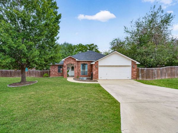 1380 Meadowlark, Pleasanton, TX 78064