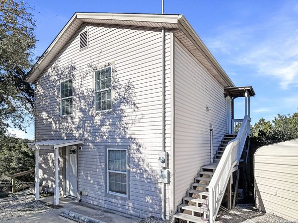 721 Ramblewood Dr, Unit A, Canyon Lake, TX 78133
