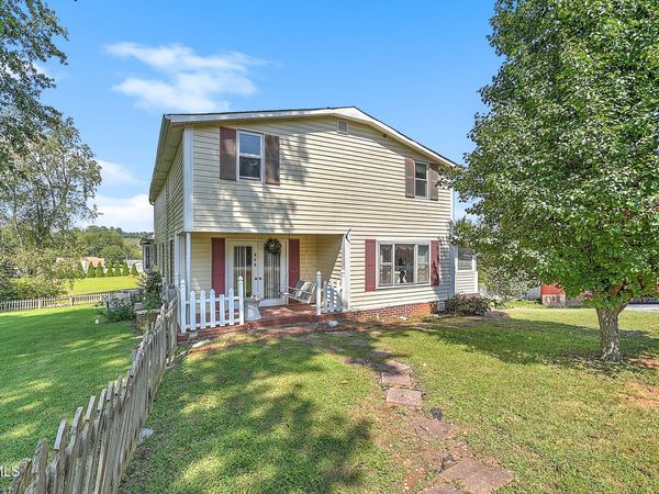 215 Bullock Hollow Road, Bristol, TN 37620