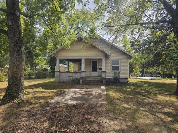 314 Jasper Street , Aurora, MO 65605