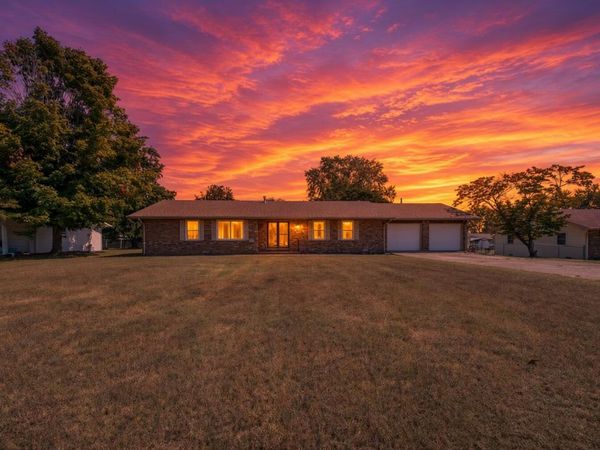 2814 Laurie Drive , West Plains, MO 65775