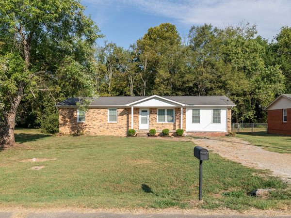 1339 Meadowbrook Dr , Pulaski, TN 38478