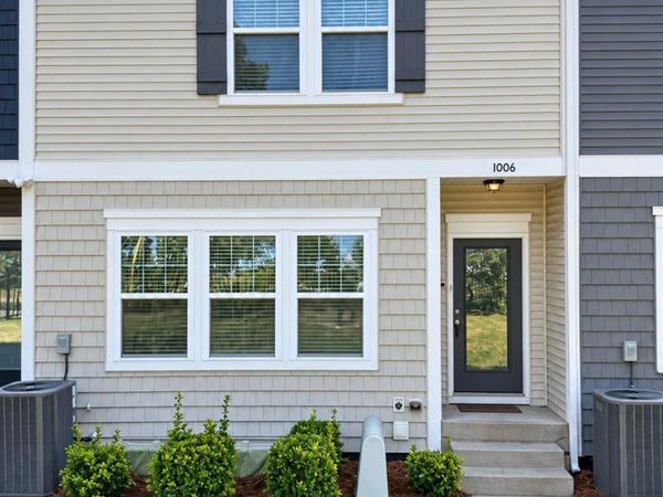1006 Sharon Towns Drive, Charlotte, NC 28210