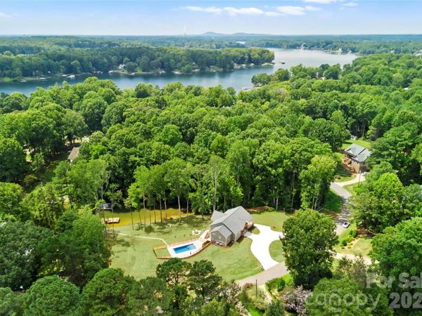143 Hideaway Lane, Mooresville, NC 28117