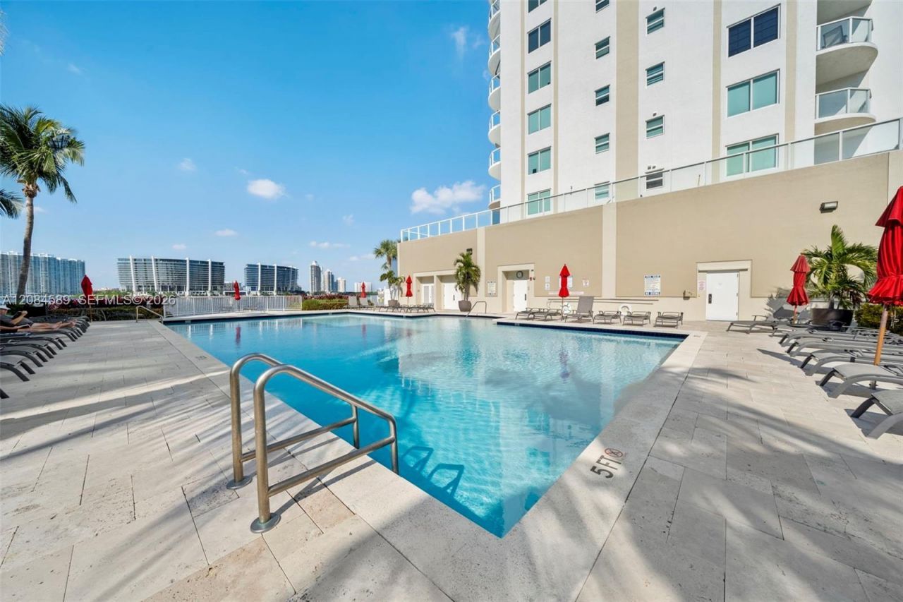 18100 N Bay Rd , Unit 308, Sunny Isles Beach, FL 33160 Photo