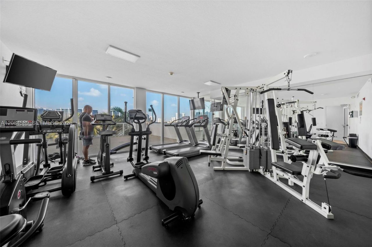 18100 N Bay Rd , Unit 308, Sunny Isles Beach, FL 33160 Photo