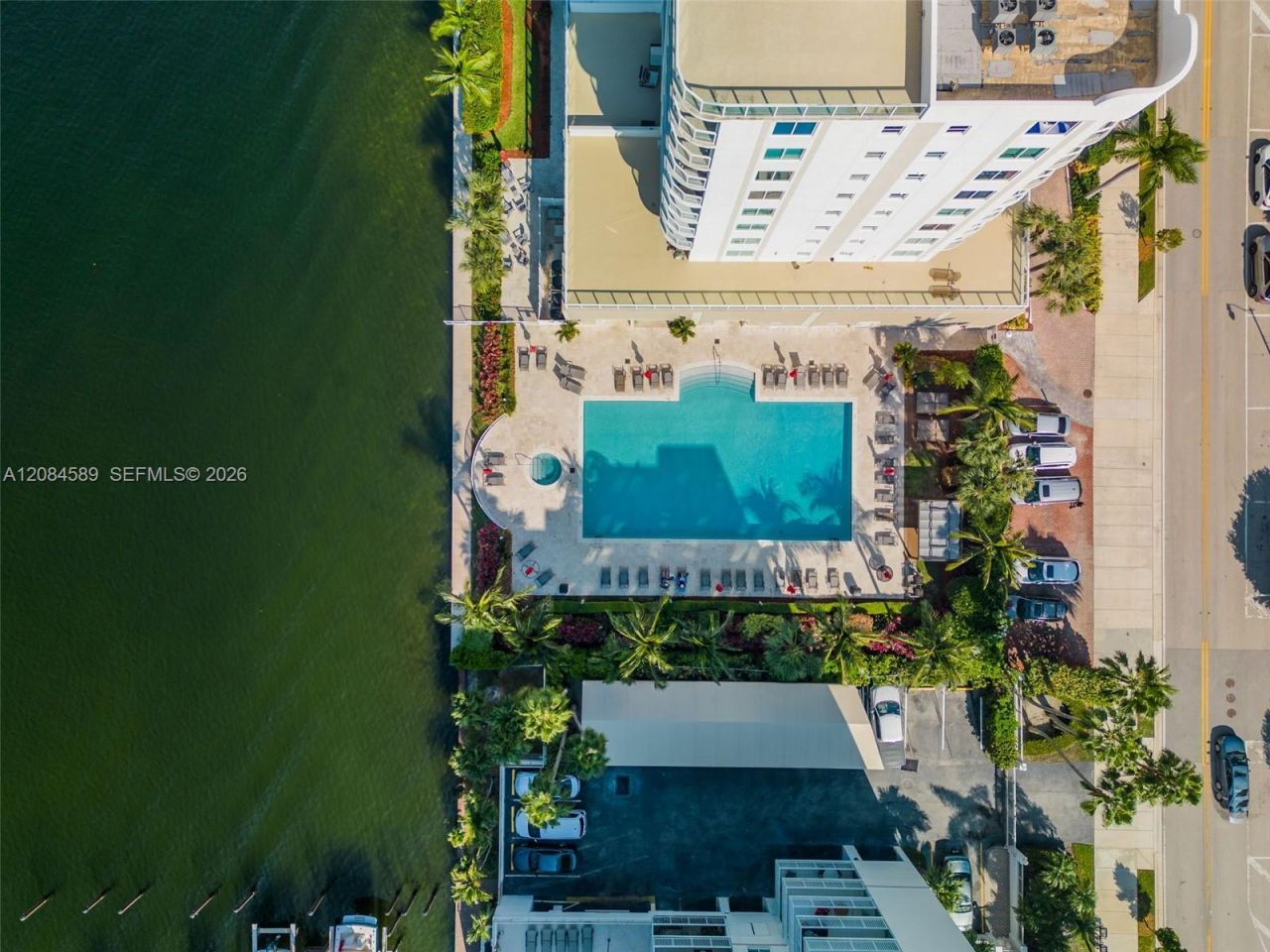 18100 N Bay Rd , Unit 308, Sunny Isles Beach, FL 33160 Photo
