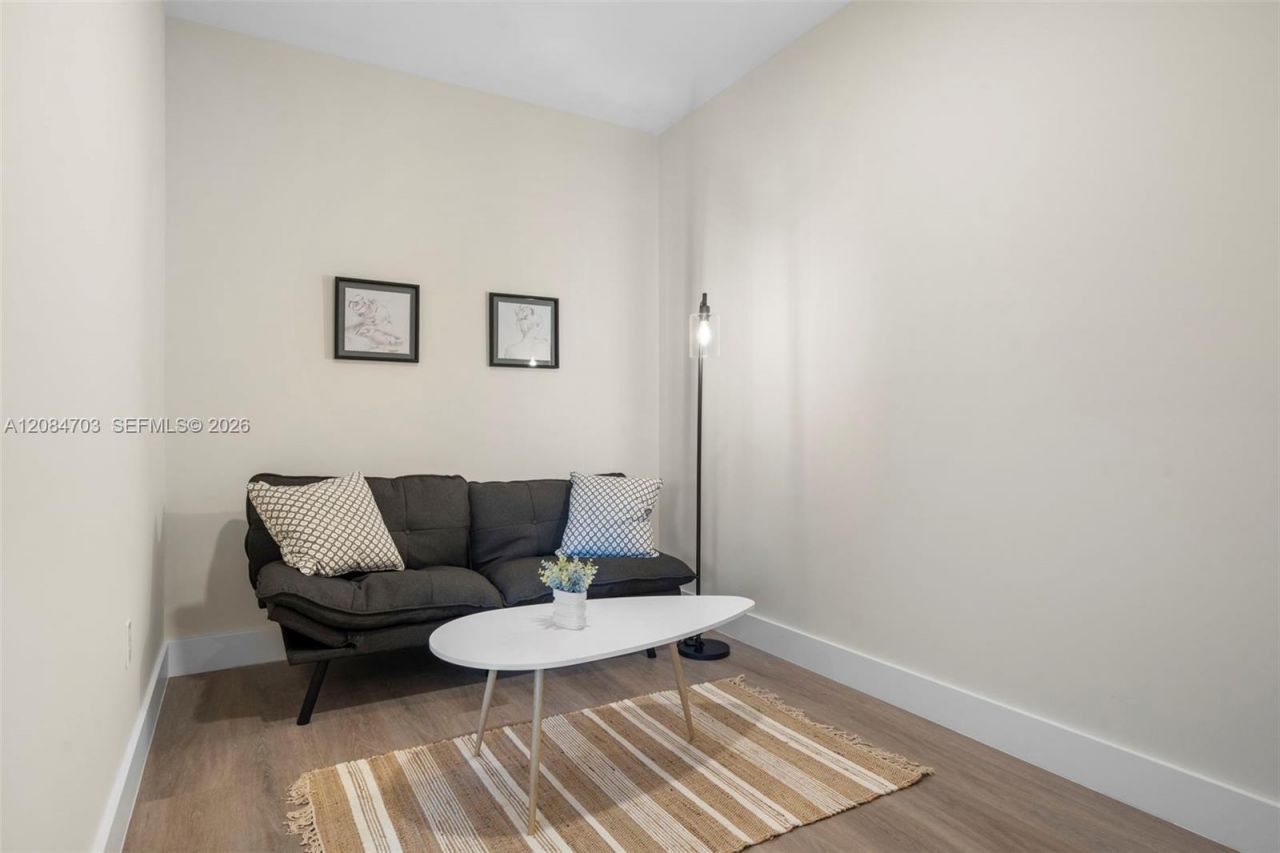 1938 Jackson St , Unit 306, Hollywood, FL 33020 Photo