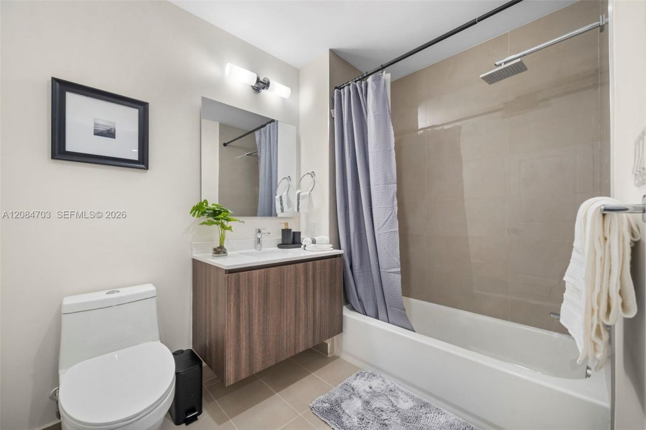 1938 Jackson St , Unit 306, Hollywood, FL 33020 Photo