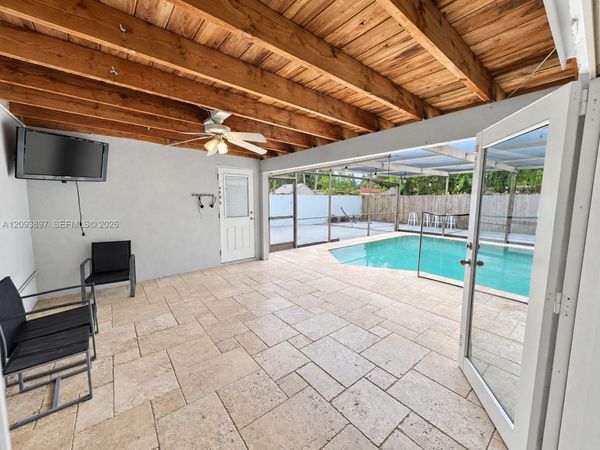 5714 Greene St , Hollywood, FL 33021