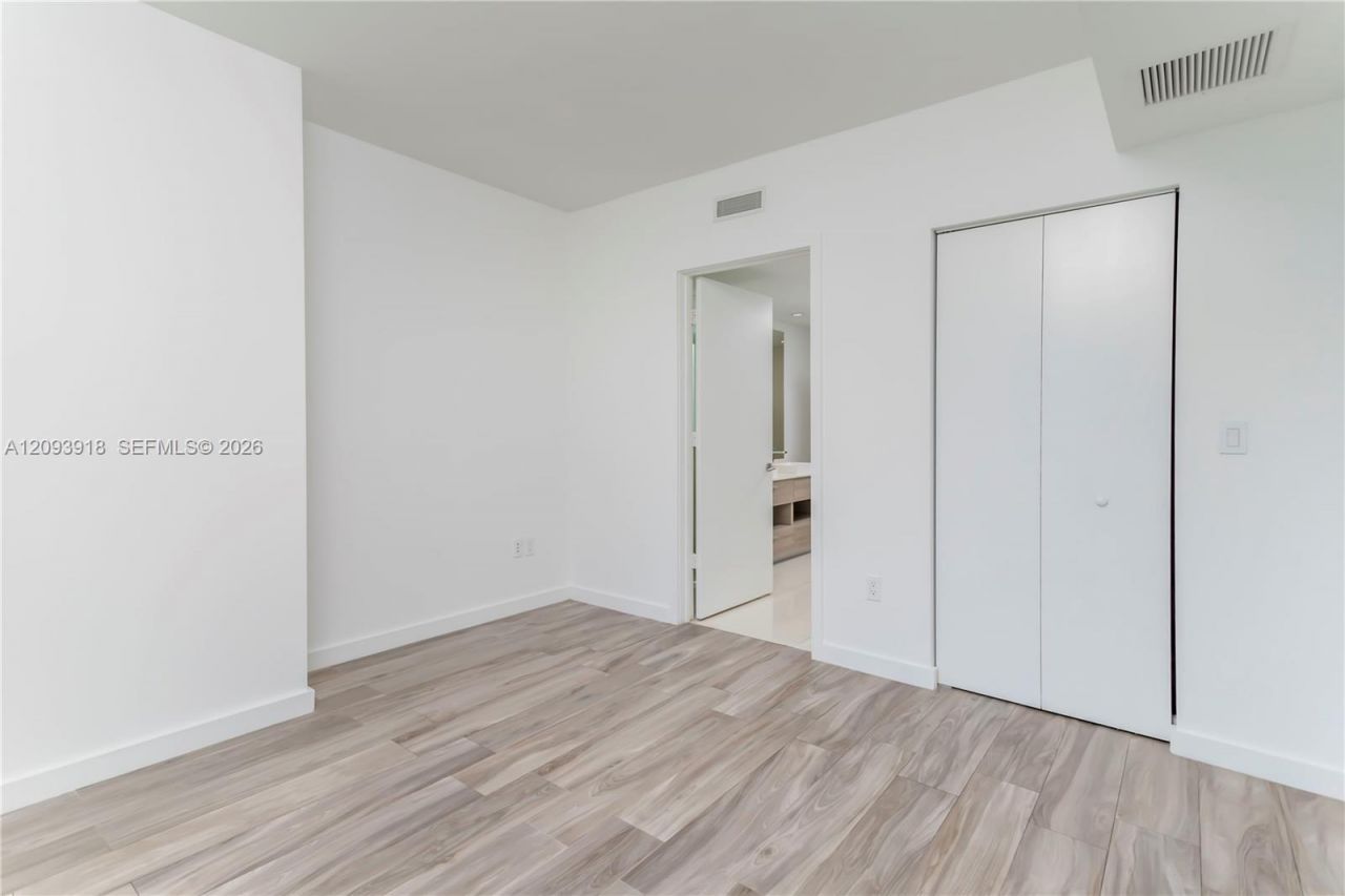 1300 S Miami Ave , Unit 2604, Miami, FL 33130 Photo