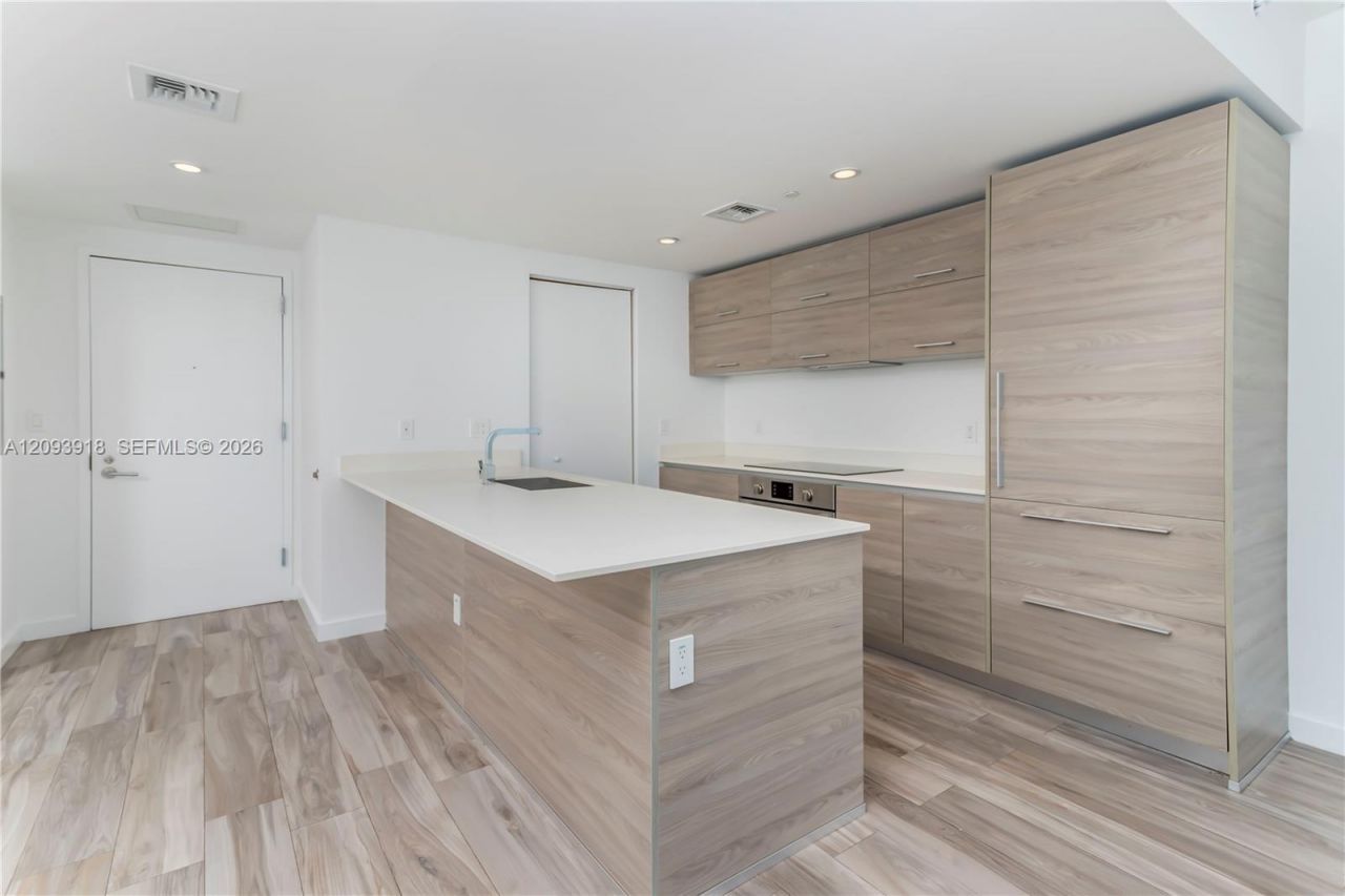 1300 S Miami Ave , Unit 2604, Miami, FL 33130 Photo