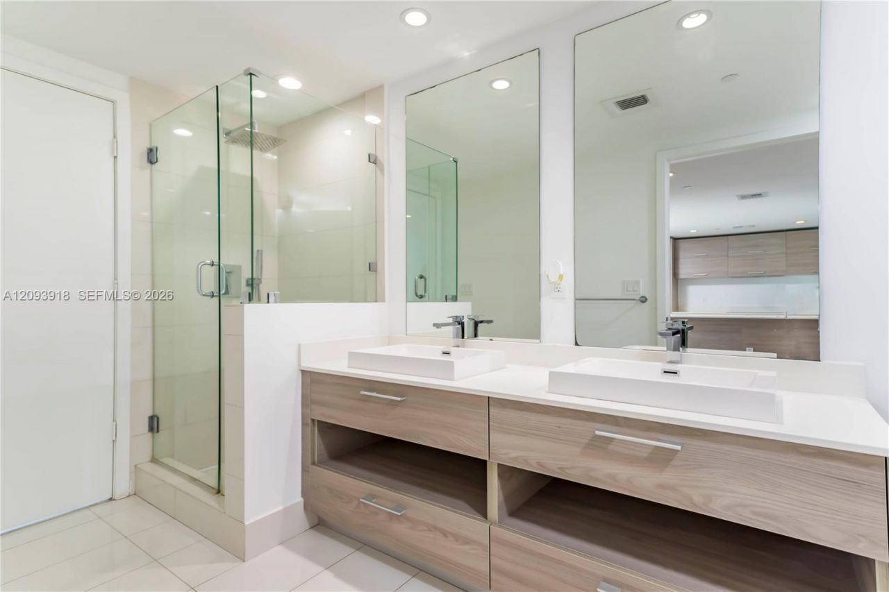 1300 S Miami Ave , Unit 2604, Miami, FL 33130 Photo