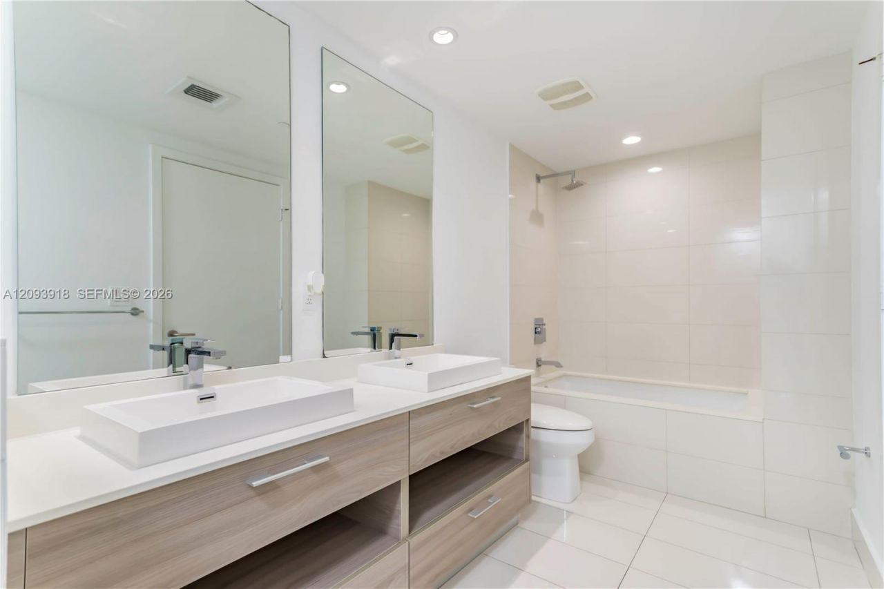 1300 S Miami Ave , Unit 2604, Miami, FL 33130 Photo