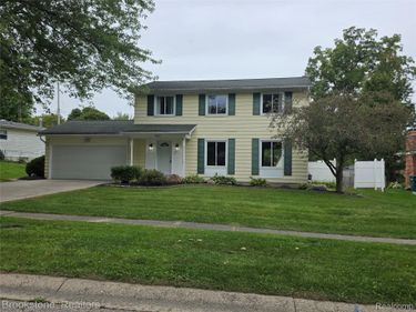 422 Old Mill Drive, Flushing, Mi 48433
