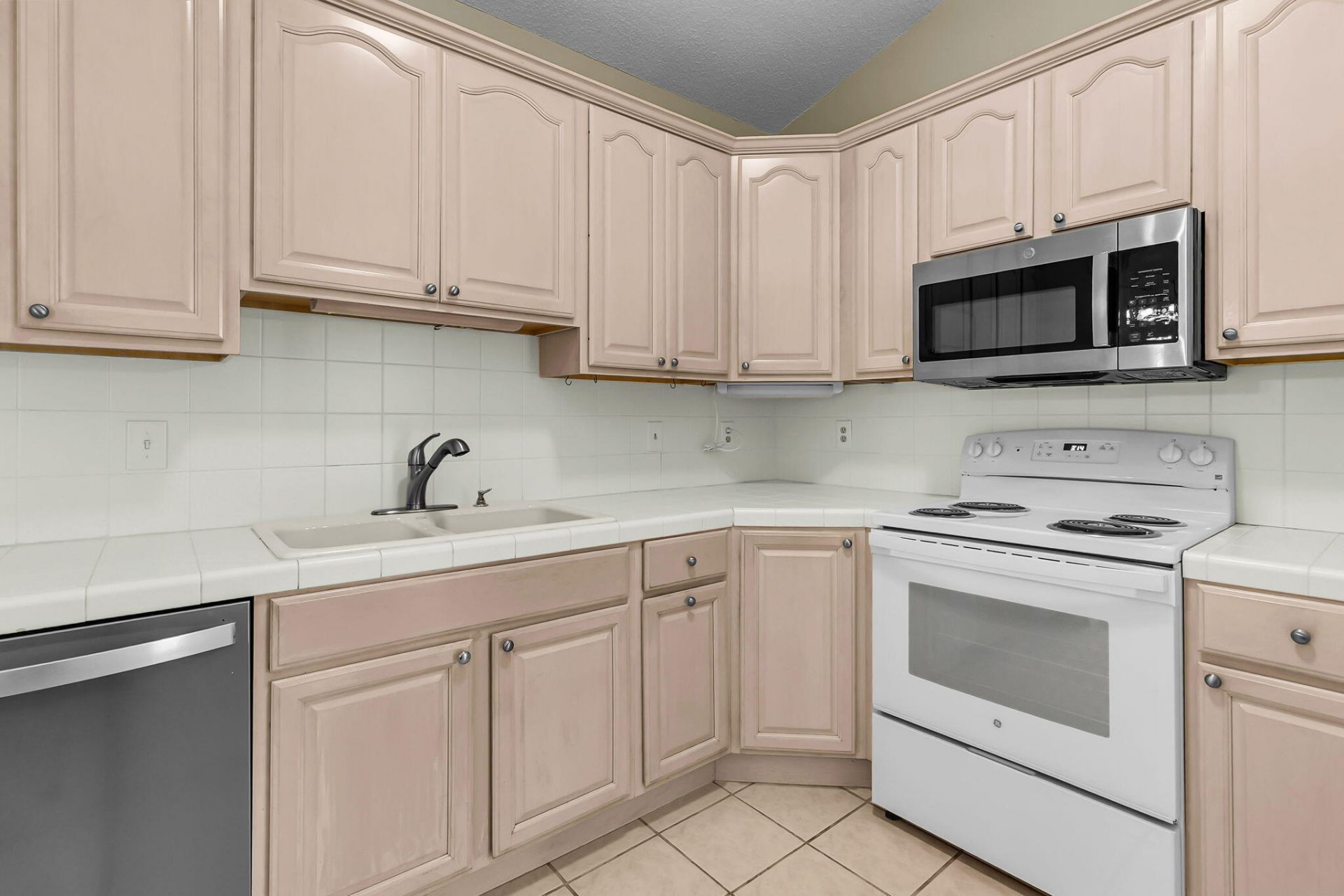 4034 Indigo Ridge Drive Photo 9