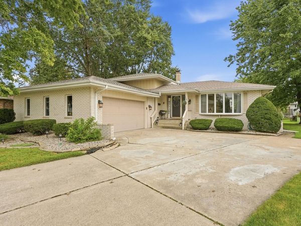 526 Cedar Court , Munster, IN 46321