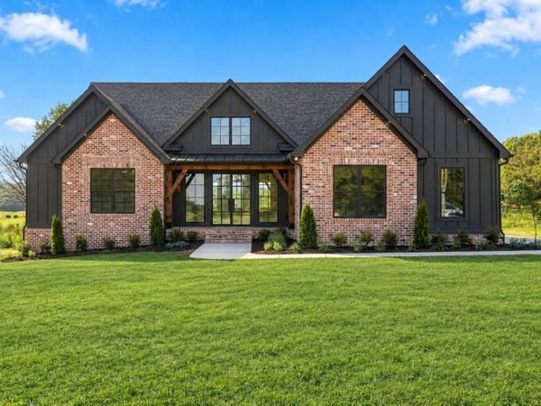 2264 Hogan Rd, Burns, TN 37029